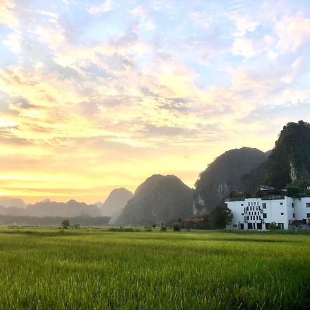 Liberty Hall Tam Coc Hotel & Villa Ніньбінь Екстер'єр фото