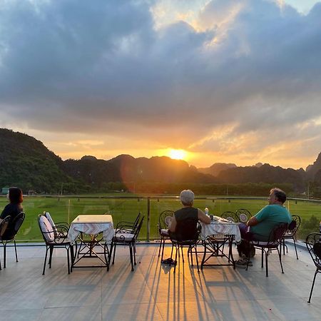 Liberty Hall Tam Coc Hotel & Villa Ніньбінь Екстер'єр фото