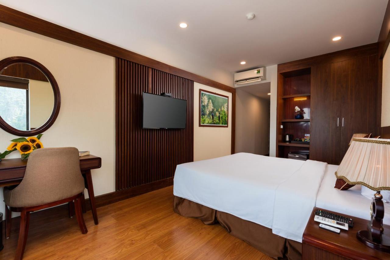 Liberty Hall Tam Coc Hotel & Villa Ніньбінь Екстер'єр фото